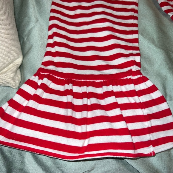 Classic whimsy red and white holiday striped pants with flare bottoms size 6 EUC - Picture 4 of 6